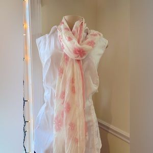 “Lucky” Pink Shamrock Viscose Scarf/Summer wrap Approx 68”x 31” NWT A&O …